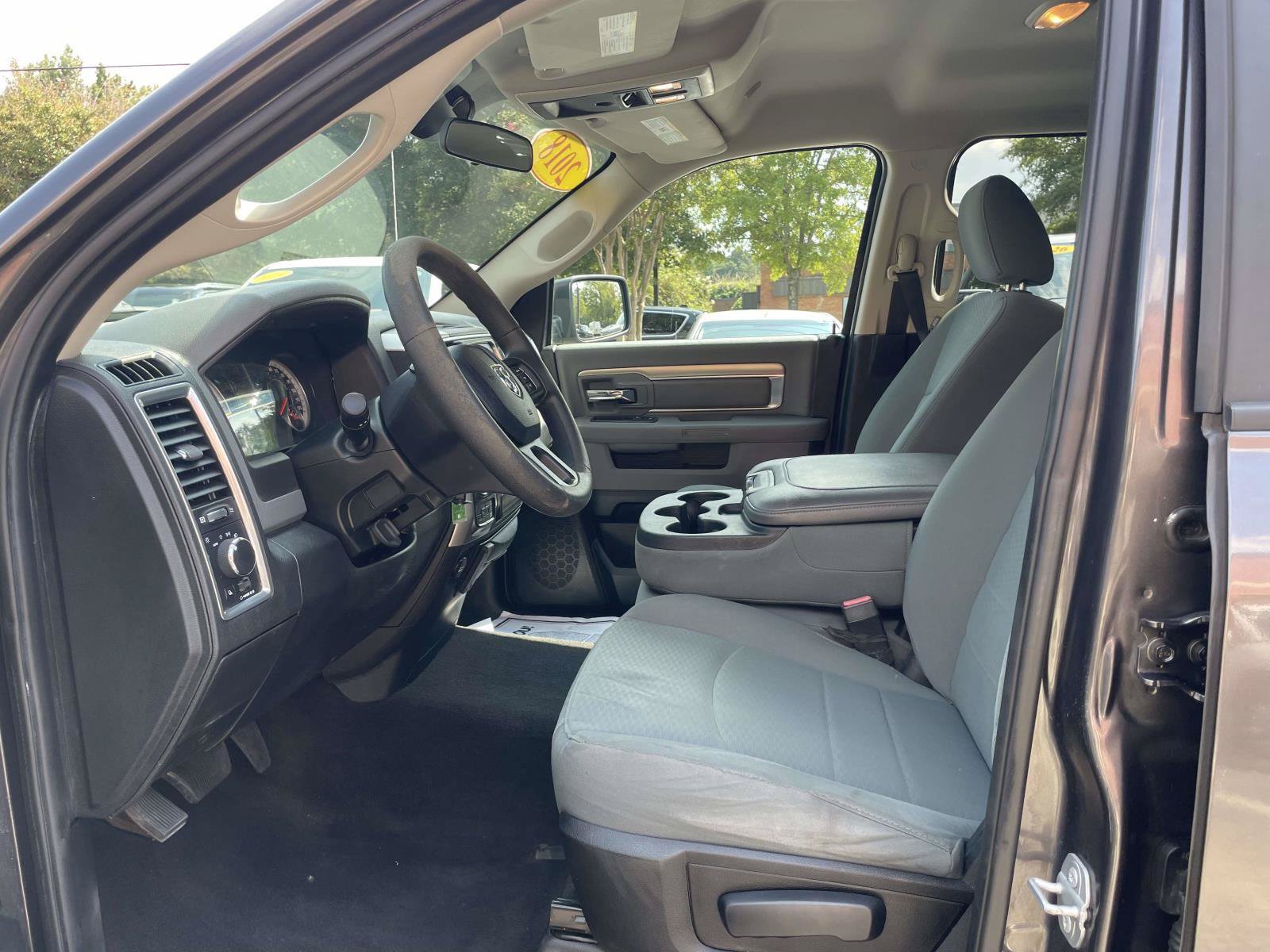 Used 2018 RAM 1500 Classic SLT AWD/4WD image 4