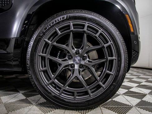 Used 2024 Land Rover Defender 90 Carpathian Edition image 37