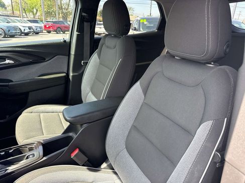 Used 2023 Chevrolet TrailBlazer LT FWD image 23