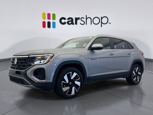 Used 2025 Volkswagen Atlas Cross Sport SE image 1