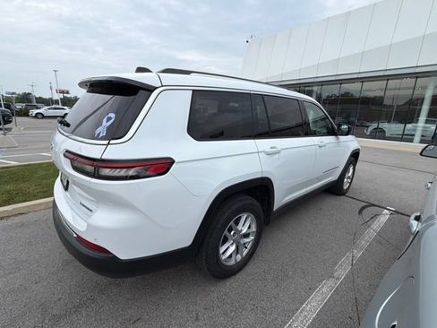 Used 2023 Jeep Grand Cherokee L Laredo w/ Luxury Tech Group I AWD/4WD image 3