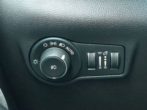 Used 2024 Jeep Compass Latitude image 26