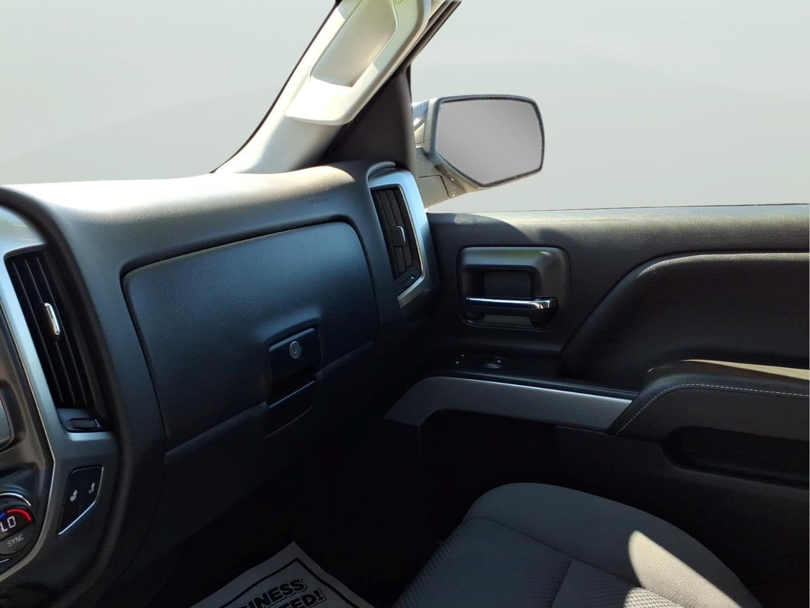 Used 2018 Chevrolet Silverado 1500 LT w/ Midnight Edition AWD/4WD image 22