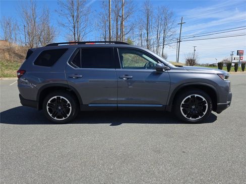 New 2026 Honda Pilot Touring image 7