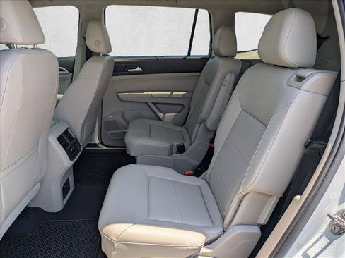 Used 2021 Volkswagen Atlas SE w/ Panoramic Sunroof Package FWD image 18