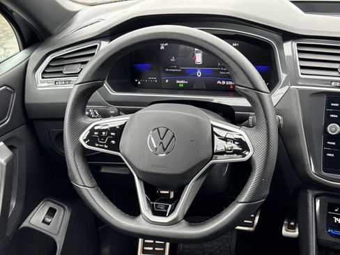 Certified 2024 Volkswagen Tiguan SE R-Line image 10