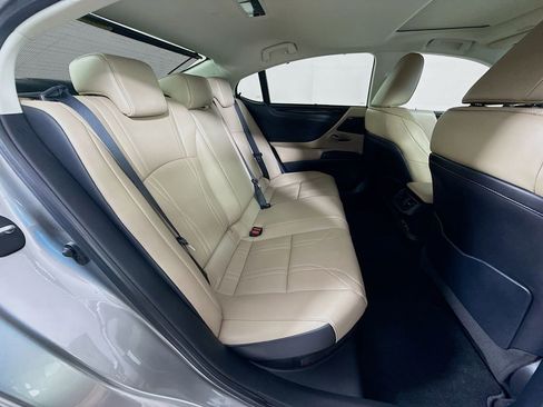 Certified 2021 Lexus ES 300h Ultra Luxury w/ Accessory Package 2 image 29