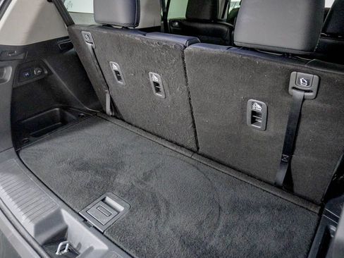 Used 2023 Honda Pilot Touring image 9