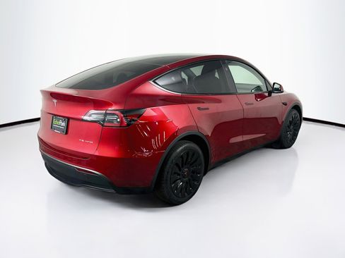 Used 2024 Tesla Model Y Long Range AWD/4WD image 9