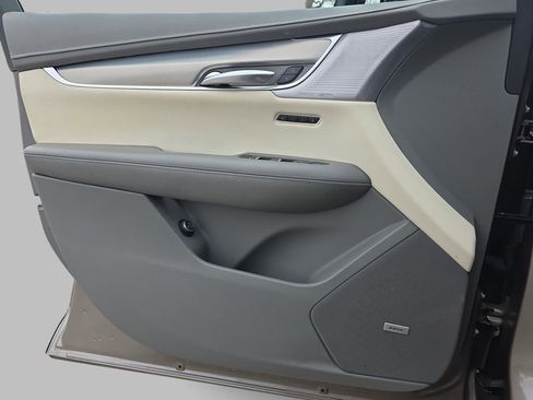 Certified 2023 Cadillac XT5 Premium Luxury AWD/4WD image 30