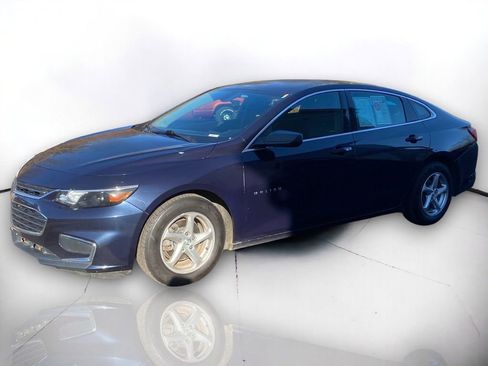 Used 2017 Chevrolet Malibu LS image 2