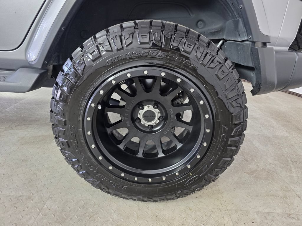 Used 2021 Jeep Wrangler Unlimited Sahara AWD/4WD image 16