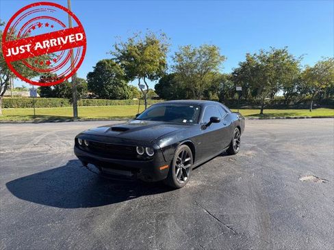 Used 2019 Dodge Challenger R/T w/ Plus Package image 2