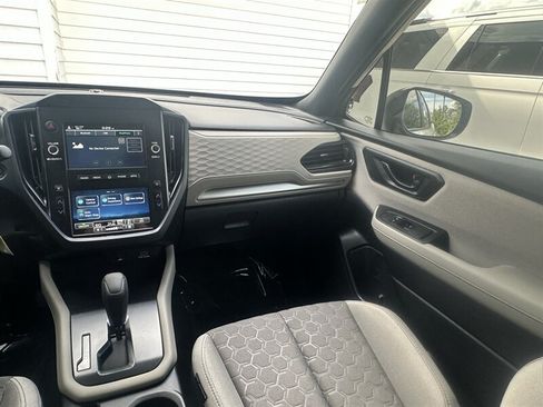 Used 2025 Subaru Forester AWD/4WD image 47