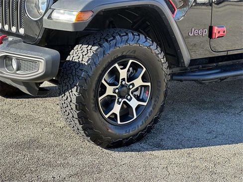 Used 2021 Jeep Wrangler Unlimited Rubicon w/ Cold Weather Group image 7