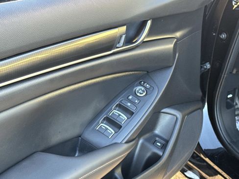 Certified 2022 Honda Accord Sport image 19