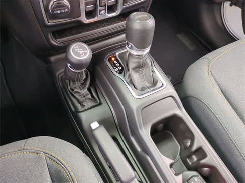 New 2025 Jeep Gladiator Sport image 32