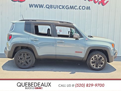 Used 2018 Jeep Renegade Trailhawk AWD/4WD image 8