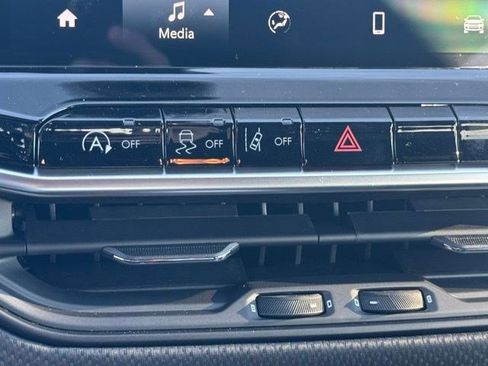 New 2026 Jeep Compass Latitude AWD/4WD image 20