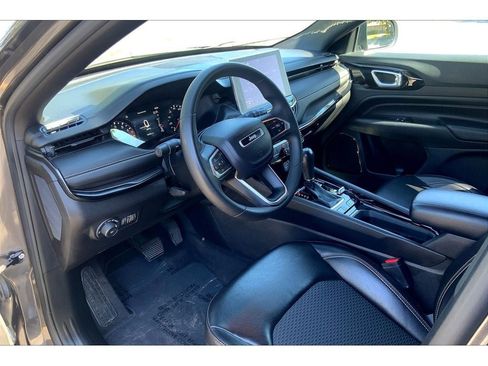 Used 2023 Jeep Compass Altitude image 15