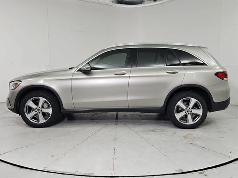 Used 2022 Mercedes-Benz GLC 300 4MATIC image 3