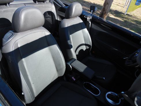 Used 2013 Volkswagen Beetle 2.0T image 13