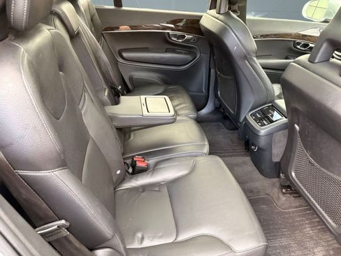 Used 2018 Volvo XC90 T6 Momentum w/ Convenience Package image 26