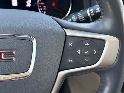 Used 2022 GMC Acadia Denali w/ Denali Technology Package image 26