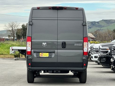 New 2026 RAM ProMaster 2500 w/ Quick Order Package 22G SLT FWD image 5