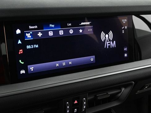 Used 2025 Porsche Cayenne Coupe image 15