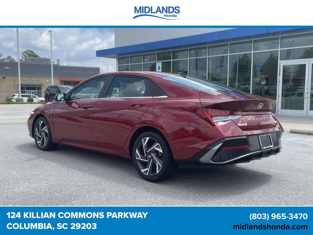 Used 2024 Hyundai Elantra Limited FWD image 4