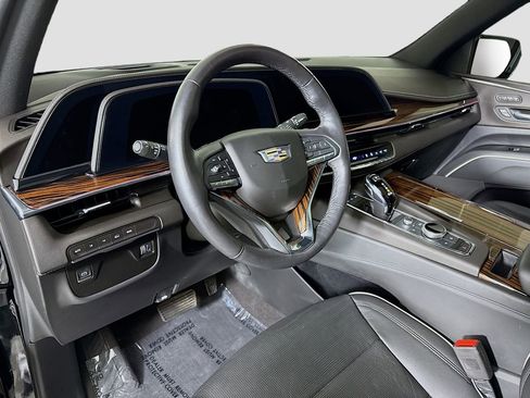 Used 2022 Cadillac Escalade Premium Luxury image 9