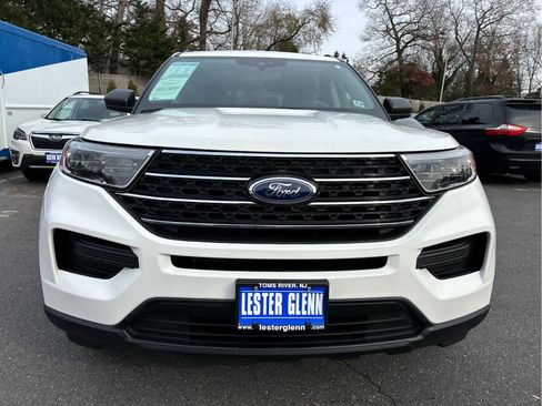 Used 2023 Ford Explorer XLT image 4