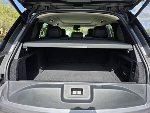 Certified 2024 Land Rover Range Rover SE AWD/4WD image 17