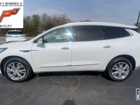 Used 2023 Buick Enclave Essence w/ Experience Buick Package image 5