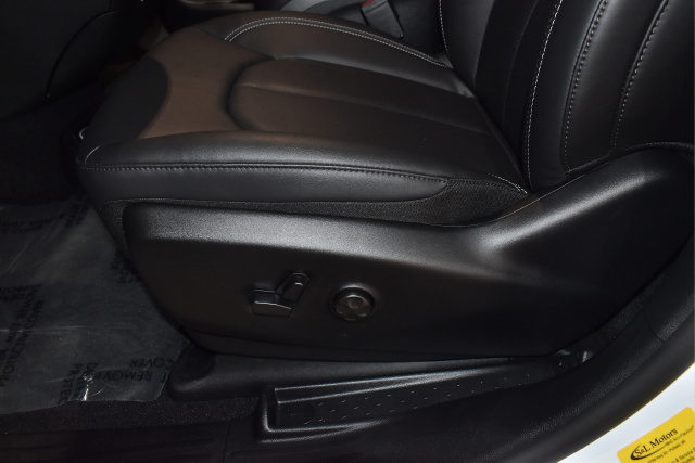New 2027 Chrysler Pacifica Select FWD image 24
