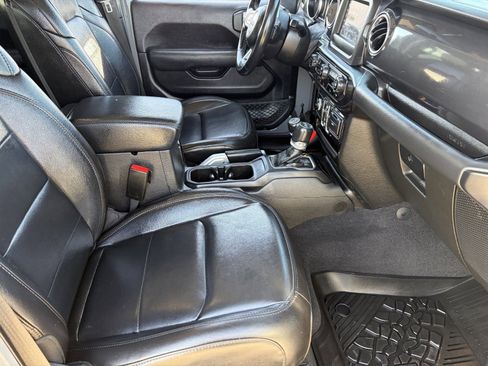 Used 2021 Jeep Wrangler Unlimited Sahara AWD/4WD image 12