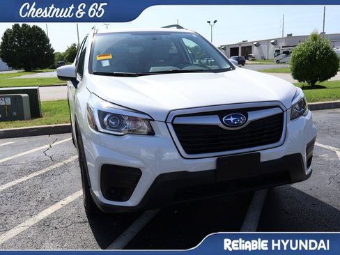 Used 2019 Subaru Forester Premium AWD/4WD image 3
