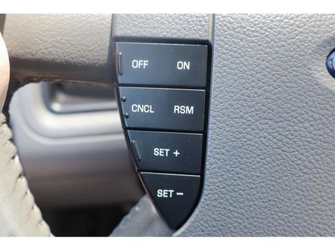 Used 2006 Ford Freestyle SEL FWD image 13