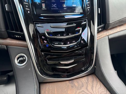 Used 2019 Cadillac Escalade Premium Luxury AWD/4WD image 43