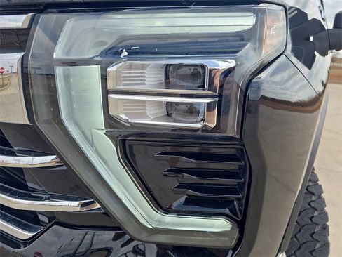 Used 2024 Chevrolet Silverado 2500 LTZ w/ LTZ Plus Package image 30