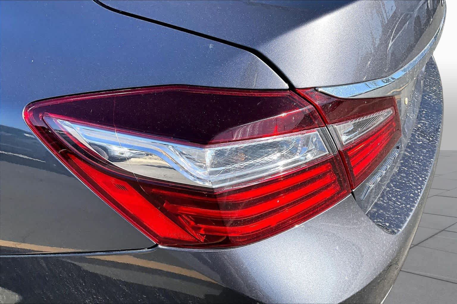 Used 2017 Honda Accord LX image 28