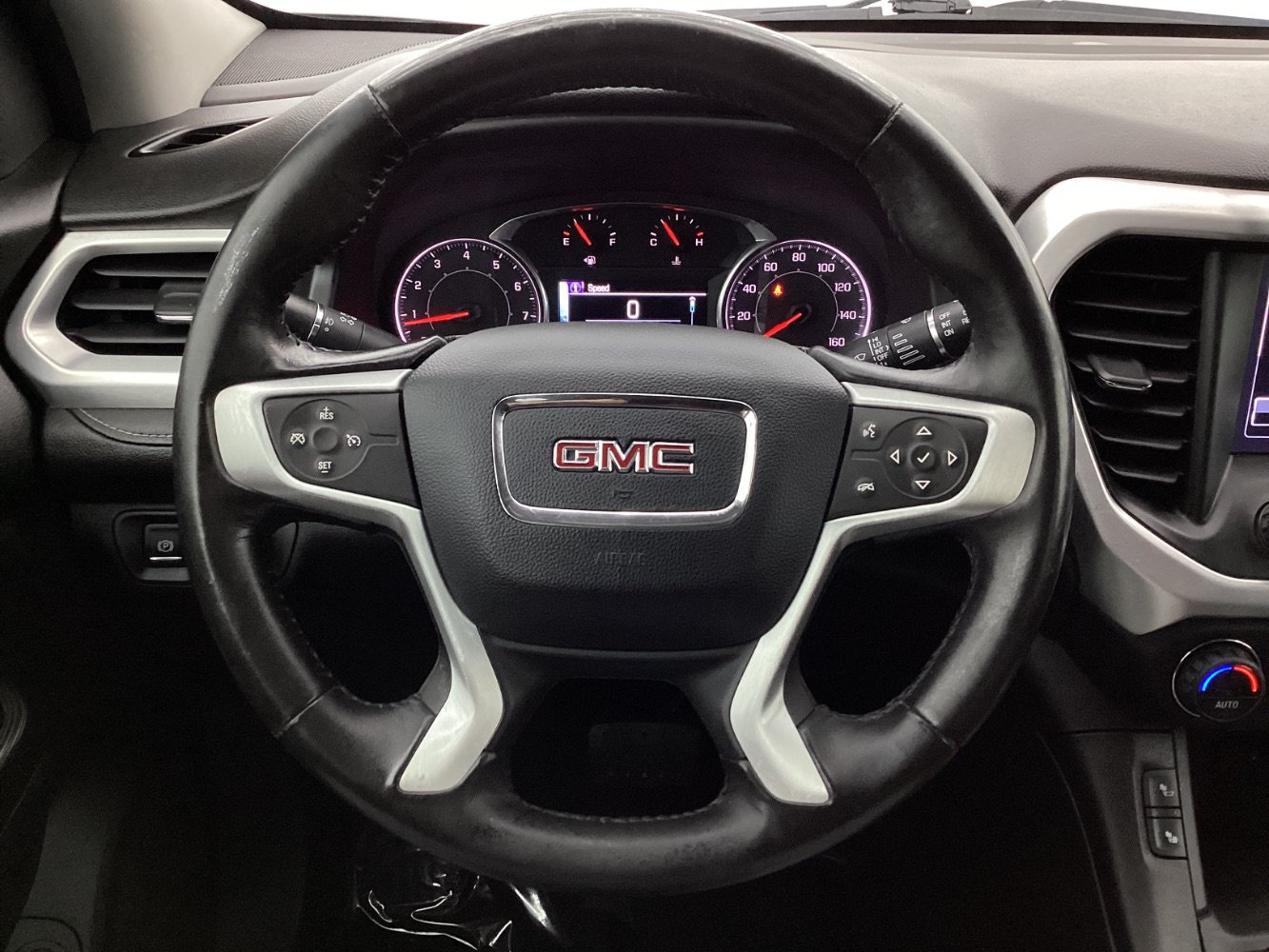 Used 2017 GMC Acadia SLT AWD/4WD image 32