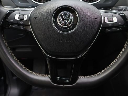 Used 2021 Volkswagen Tiguan SE w/ Panoramic Sunroof Package AWD/4WD image 18
