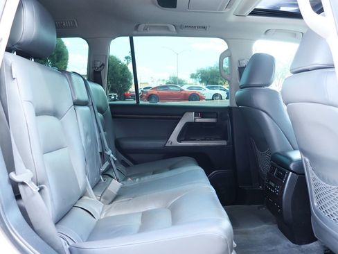 Used 2008 Toyota Land Cruiser image 27