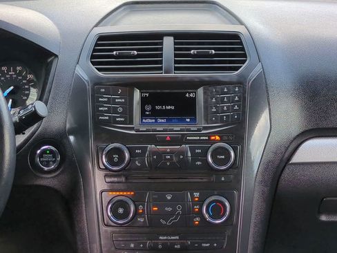 Used 2017 Ford Explorer XLT AWD/4WD image 18