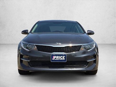 Used 2018 Kia Optima LX FWD image 2