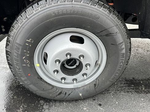 New 2025 Ford F350 XL w/ XL Chrome Package image 9