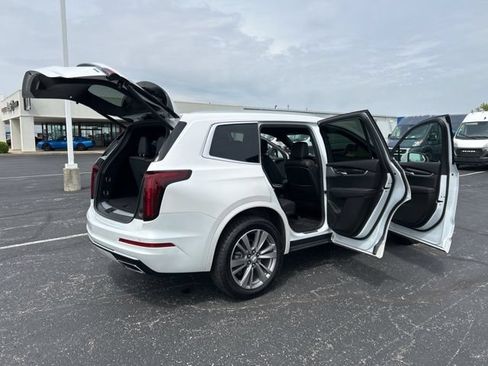 Used 2024 Cadillac XT6 Premium Luxury AWD/4WD image 23