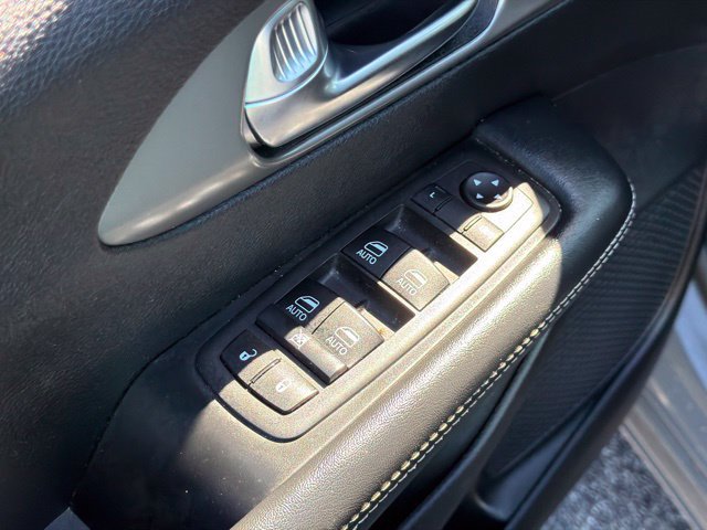 Used 2025 Chrysler Pacifica Select FWD image 22